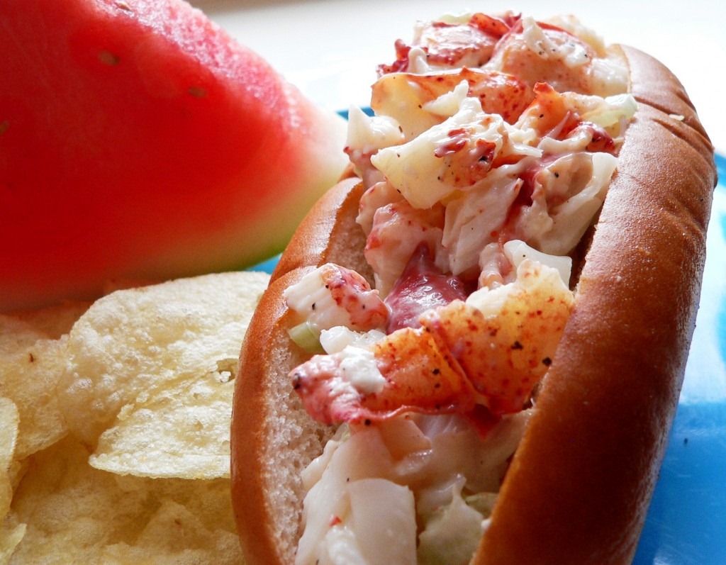 Disneyland Lobster Roll | Dave Tavres